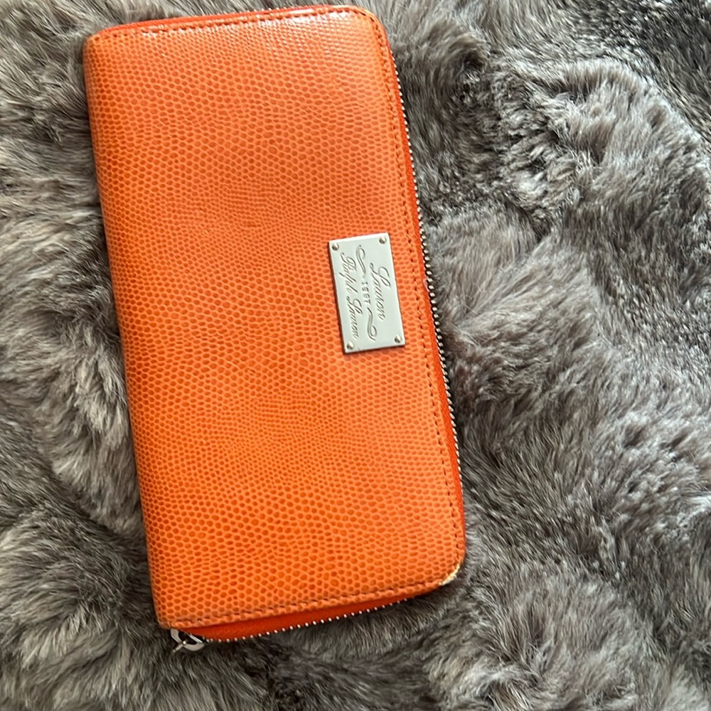 Ralph Lauren  leather wallet. Very cute .